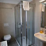 Avenida Cozy Лиссабон
